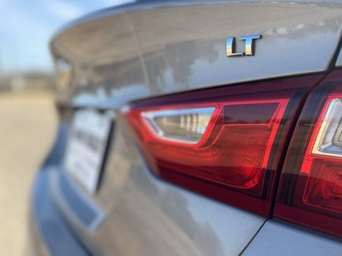 Used 2023 Chevrolet Malibu LT image 7