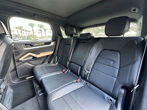 Used 2024 Porsche Cayenne image 35