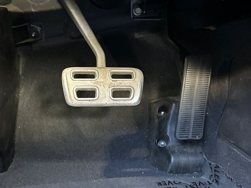 Used 2008 Chevrolet Corvette Coupe w/ Preferred Equipment Group RWD image 41