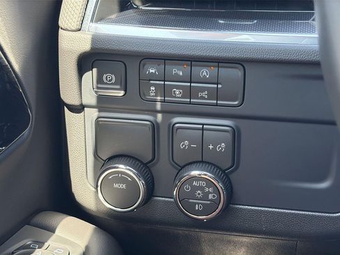 Used 2026 Chevrolet Tahoe RST RWD image 16