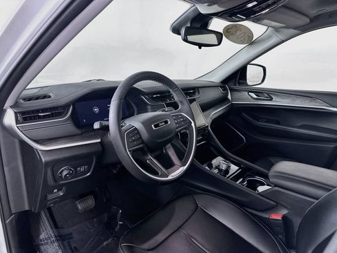 Certified 2023 Jeep Grand Cherokee L Limited AWD/4WD image 17