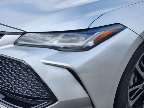 Certified 2021 Toyota Avalon Touring FWD image 8