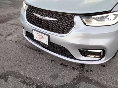 New 2026 Chrysler Pacifica Select image 14