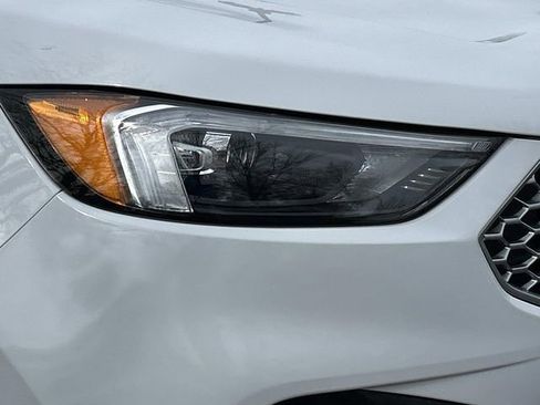 Used 2024 Ford Edge SEL image 10