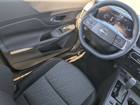Used 2026 Nissan Sentra SV w/ SV Convenience Package FWD image 21
