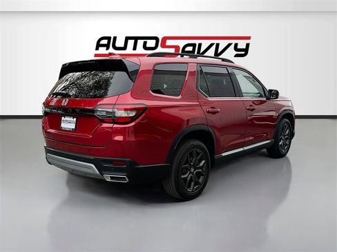 Used 2023 Honda Pilot Elite image 7