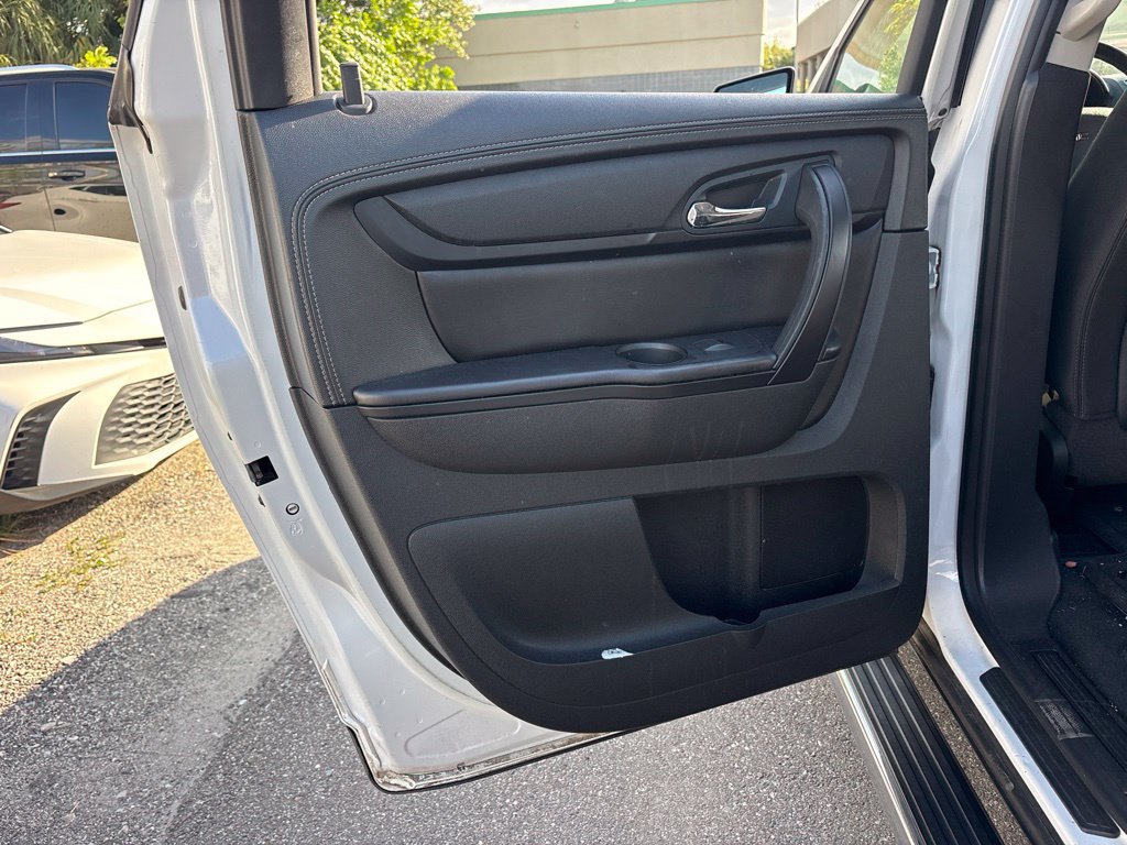 Used 2016 GMC Acadia SLE FWD image 14