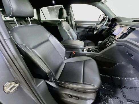 Used 2020 Volkswagen Atlas Cross Sport SEL R-Line image 28