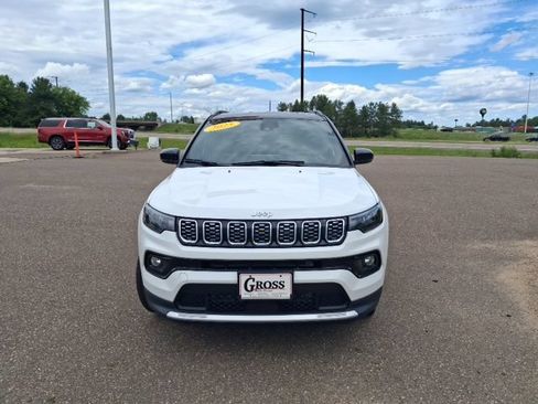 Used 2025 Jeep Compass Limited AWD/4WD image 3