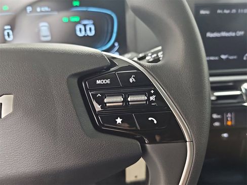 Used 2024 Kia Niro LX image 17