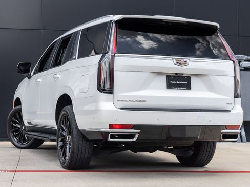 Used 2023 Cadillac Escalade Premium Luxury w/ LPO, Floor Liner Package AWD/4WD image 6