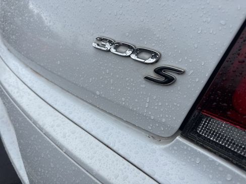 Used 2019 Chrysler 300 S image 9