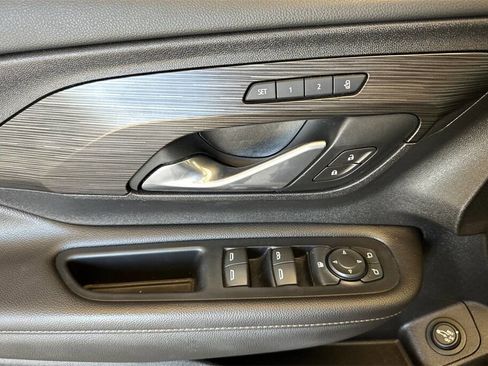 Used 2020 GMC Terrain SLT w/ Preferred Package image 12