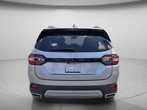 Used 2023 Honda Pilot Elite image 6