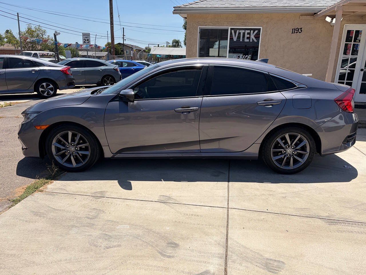 Used 2020 Honda Civic EX image 2