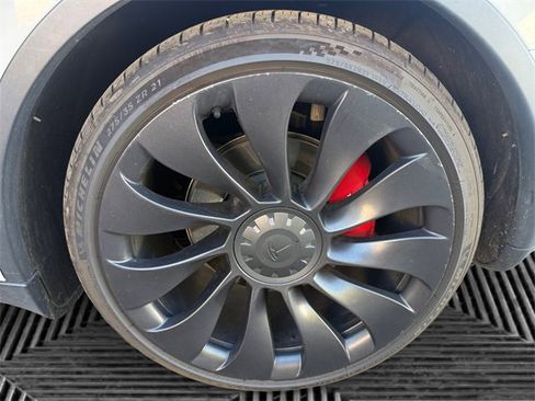 Used 2022 Tesla Model Y Performance image 35