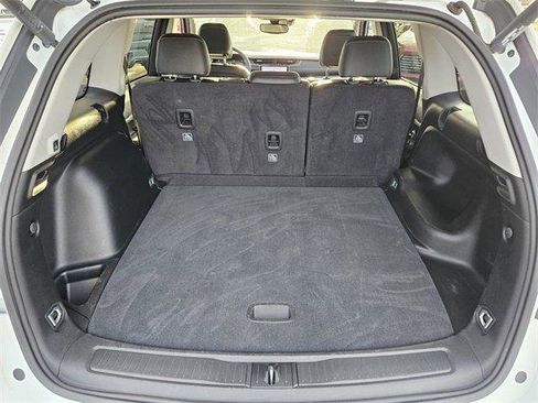 Used 2023 Jeep Grand Cherokee Limited image 13