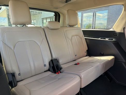 Used 2024 Ford Expedition Max Limited image 18