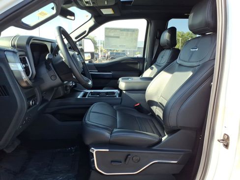New 2025 Ford F250 Platinum AWD/4WD image 8