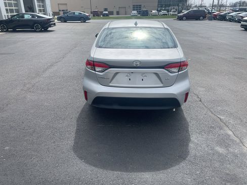 Used 2025 Toyota Corolla LE image 4