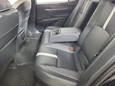 Used 2025 Toyota Camry SE FWD image 12