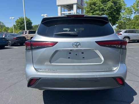Used 2022 Toyota Highlander Limited FWD image 8