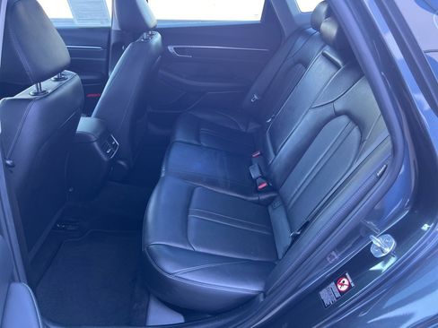 Used 2021 Hyundai Sonata Limited w/ Preferred Accessory Package image 11