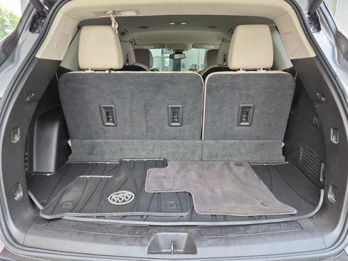 Used 2018 Buick Enclave Premium AWD/4WD image 38