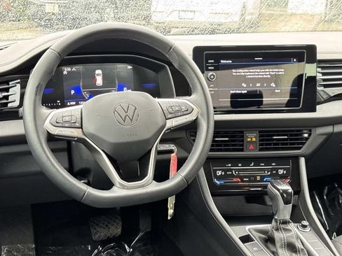 Certified 2025 Volkswagen Jetta S image 7