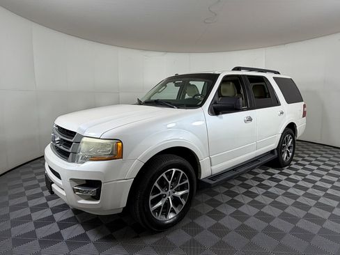 Used 2016 Ford Expedition XLT w/ Equipment Group 202A RWD image 2