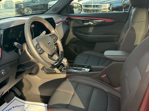 Used 2025 Chevrolet TrailBlazer RS w/ Convenience Package image 11