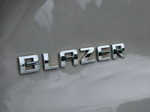 Used 2022 Chevrolet Blazer Premier w/ Enhanced Convenience Package FWD image 12