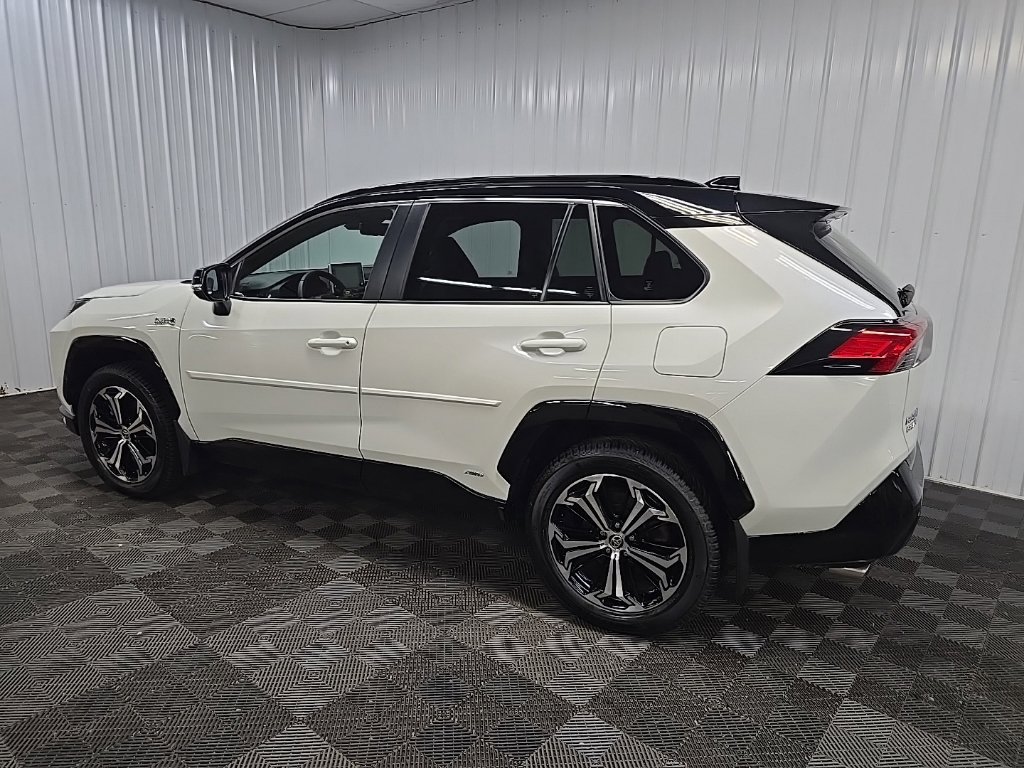 Used 2022 Toyota RAV4 XSE w/ Premium Package AWD/4WD image 4