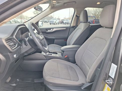 Used 2020 Ford Escape SE image 4