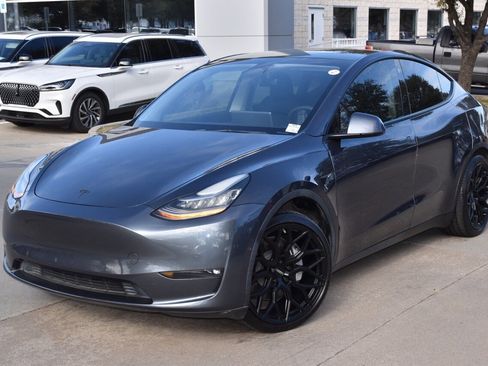 Used 2021 Tesla Model Y Long Range image 36