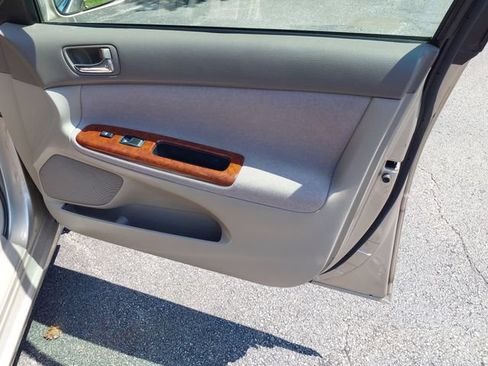 Used 2003 Toyota Camry XLE FWD image 19