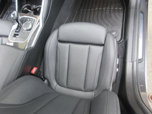 Used 2021 BMW 330i Sedan w/ Premium Package image 24