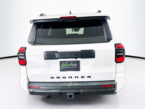 Used 2026 Toyota 4Runner SR5 AWD/4WD image 7