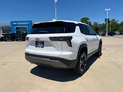 New 2026 Chevrolet Equinox LT w/ Convenience Package II FWD image 5