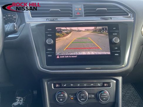 Used 2019 Volkswagen Tiguan SE w/ Panoramic Sunroof Package image 24