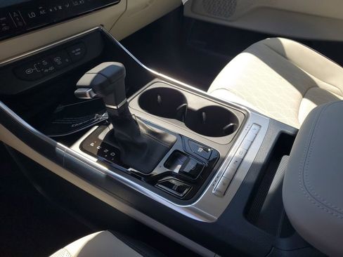 New 2026 Kia Carnival EX FWD image 18