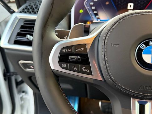 New 2026 BMW X7 M60i w/ Executive Package image 23