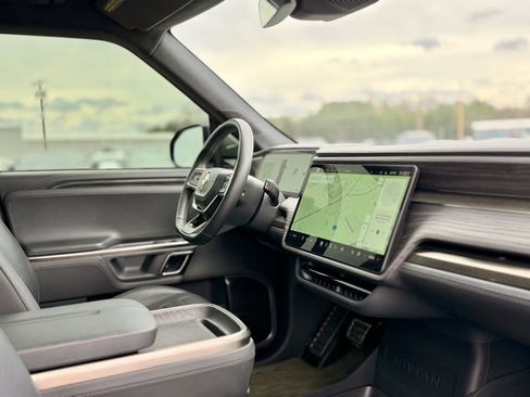 Used 2022 Rivian R1T Launch Edition image 42