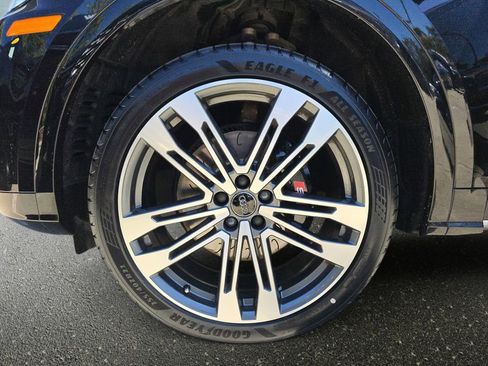 Used 2018 Audi SQ5 Premium Plus w/ Navigation Package AWD/4WD image 36