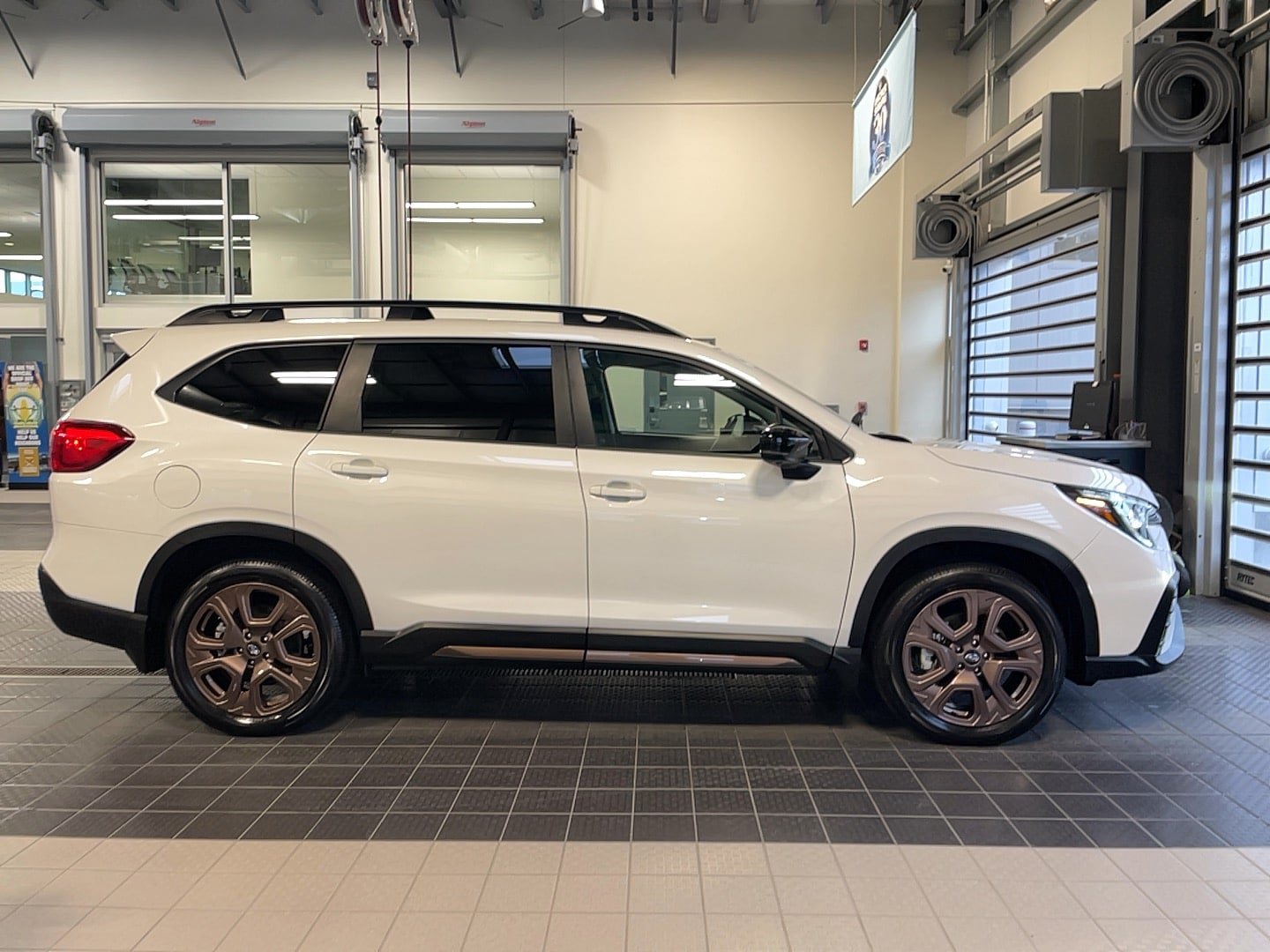 Used 2025 Subaru Ascent Bronze Edition AWD/4WD image 4
