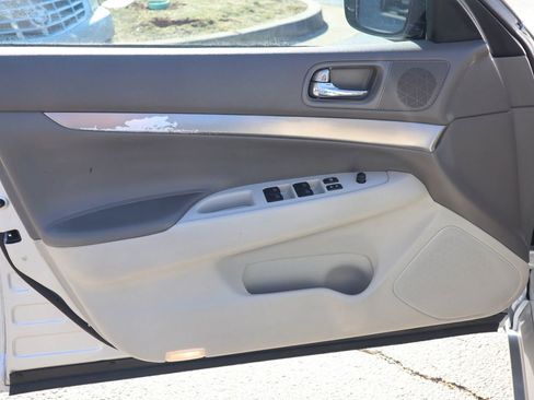 Used 2011 INFINITI G25 Journey w/ Moonroof Pkg image 7