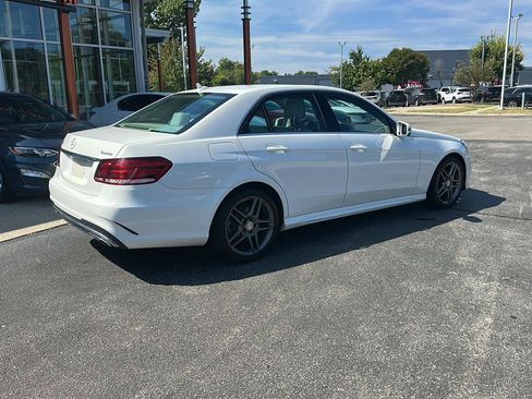 Used 2016 Mercedes-Benz E 350 4MATIC Sedan image 3