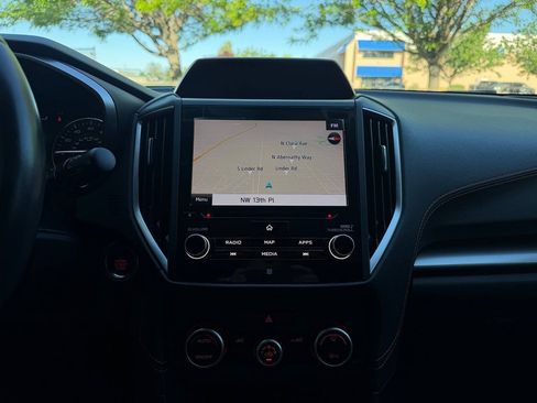 Used 2020 Subaru Crosstrek 2.0i Limited w/ Moonroof Package w/Navigation AWD/4WD image 31