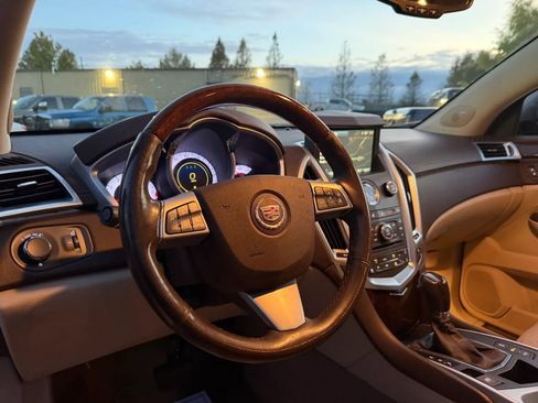 Used 2012 Cadillac SRX Luxury image 10