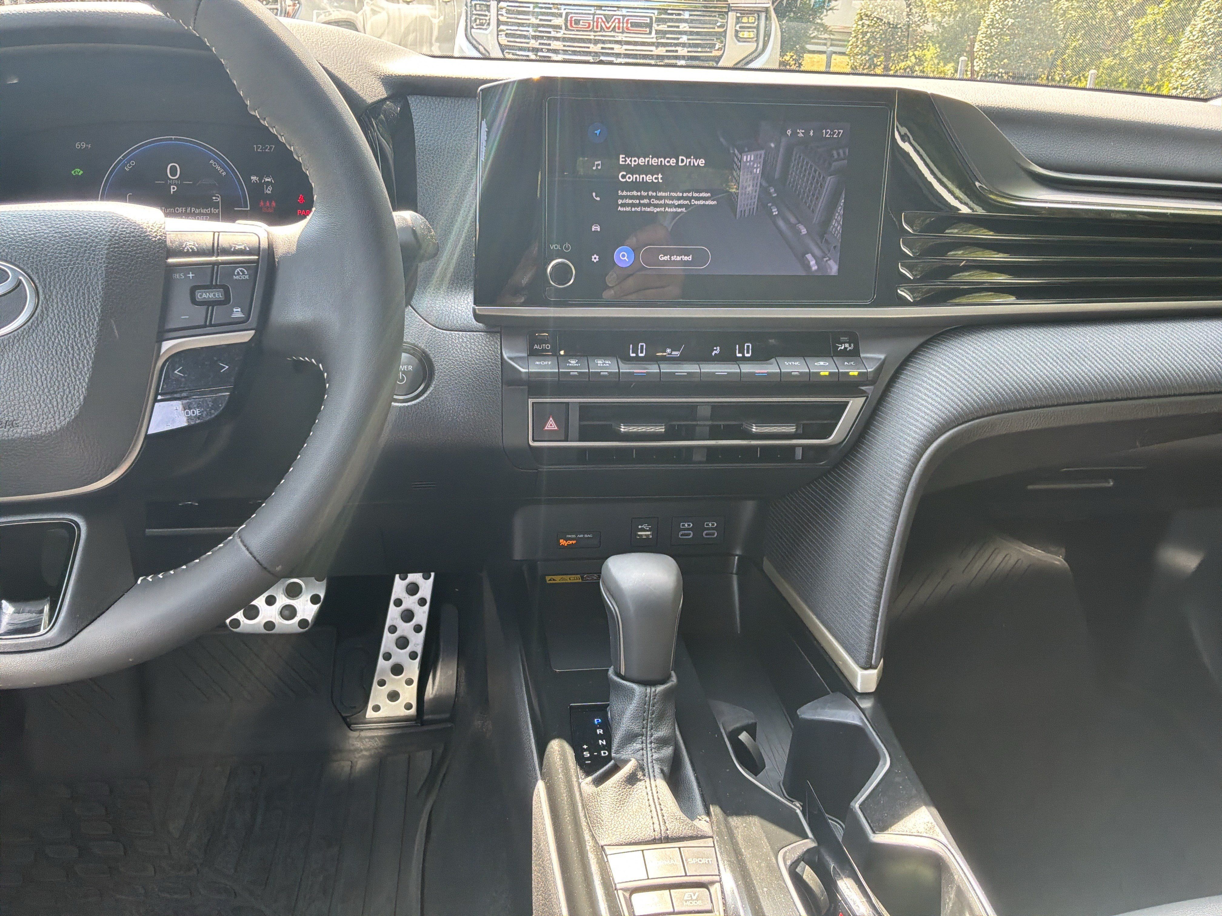 Used 2026 Toyota Camry SE w/ Convenience Package FWD image 29